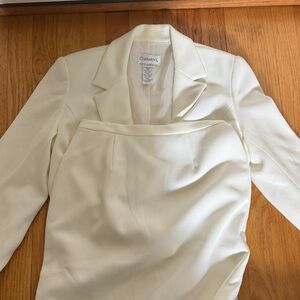 Chadwicks Women's Cream Blazer and matching skirt suit size 4